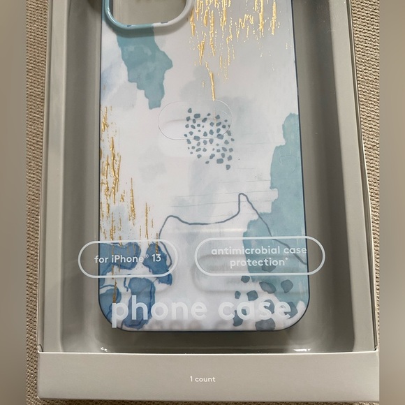New in Box Heyday Antimicrobial IPhone Case for IPhone 13 - Picture 3 of 6